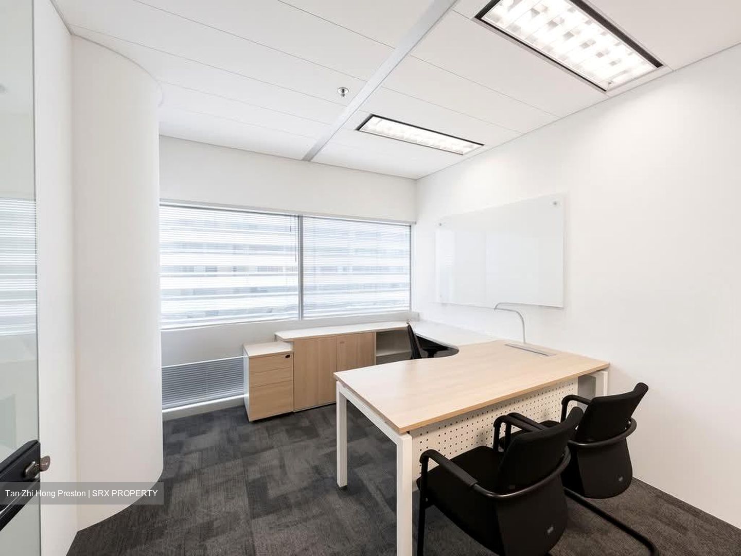 Gateway West (D7), Office #604222071